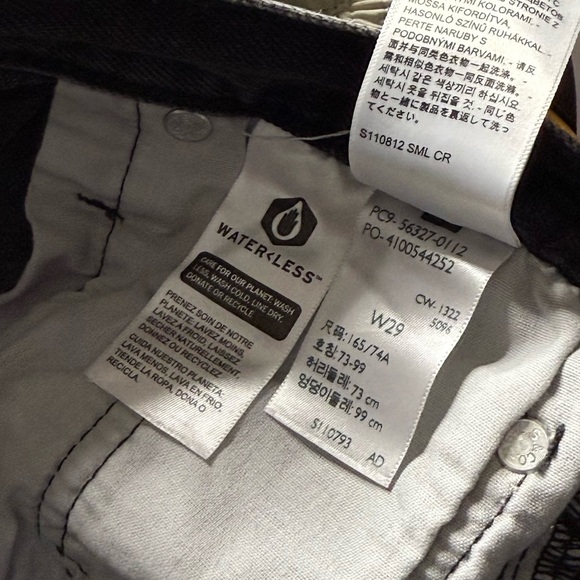 Levi's Black Shorts - Picture 7 of 7